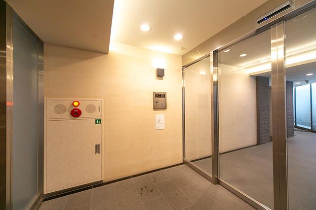 コンビニ　ファミリーマート恵比寿一丁目店（コンビニ）まで163m