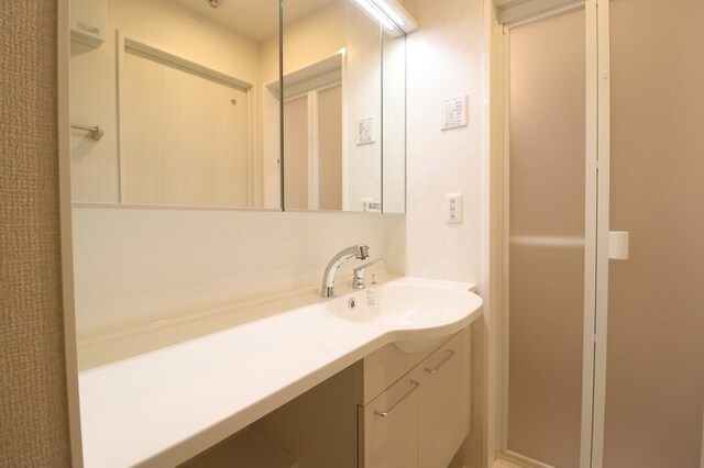 洗面設備　洗髪洗面化粧台