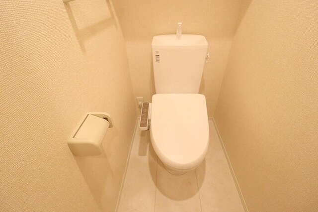 トイレ　温水洗浄暖房便座