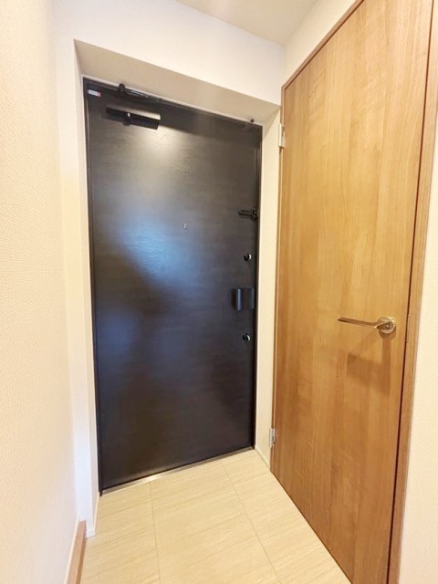 玄関　別部屋同仕様タイプ