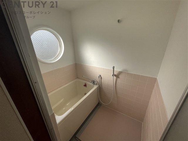 バス・シャワールーム　バストイレ別でおすすめです！