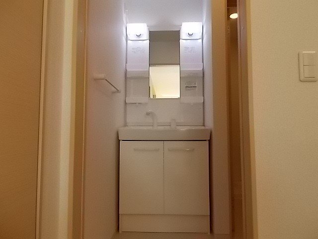 洗面設備　使いやすい洗面所です