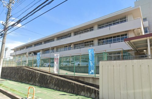 中学校　藤井寺市立第３中学校（中学校）まで626m