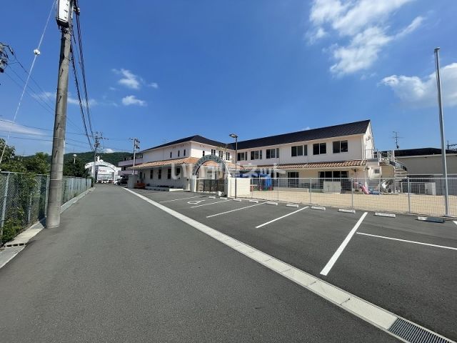 幼稚園・保育園　桃太郎保育園（幼稚園・保育園）まで652m