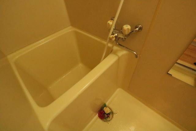 バス・シャワールーム　清潔感のあるお風呂♪