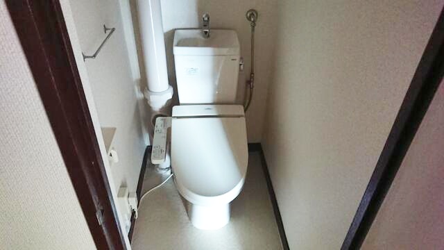 トイレ　嬉しい温水洗浄便座♪