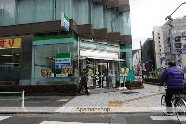 コンビニ　ファミリーマート台東鳥越店（コンビニ）まで297m