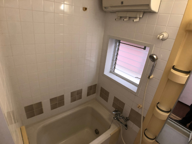 バス・シャワールーム　追い焚き機能付きバスルーム