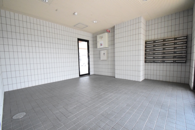 ロビー　集合ポストのあるロビー