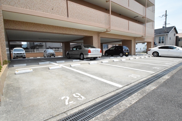 駐車場　駐車場