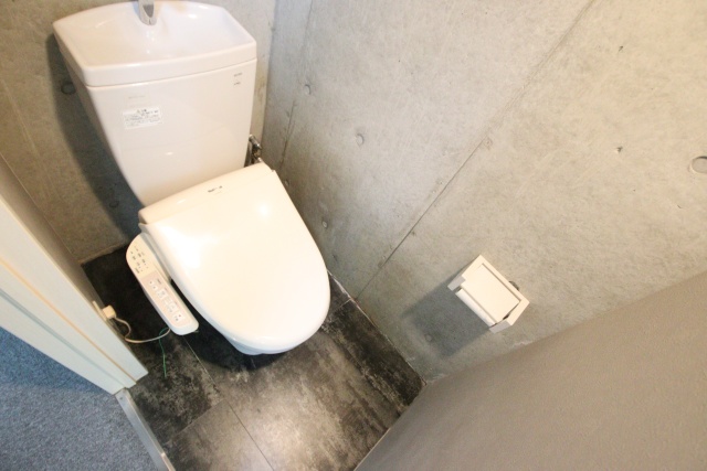 トイレ　※別室の参考写真の為、現況優先です。