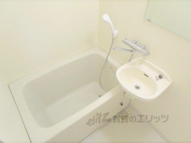 バス・シャワールーム　バス