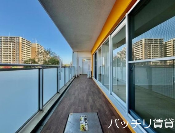 バルコニー　別号室の為、現状優先