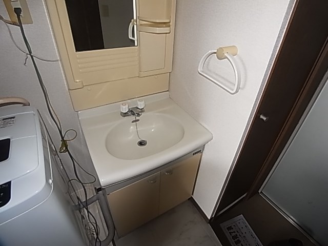 洗面設備　同物件・別物件写真