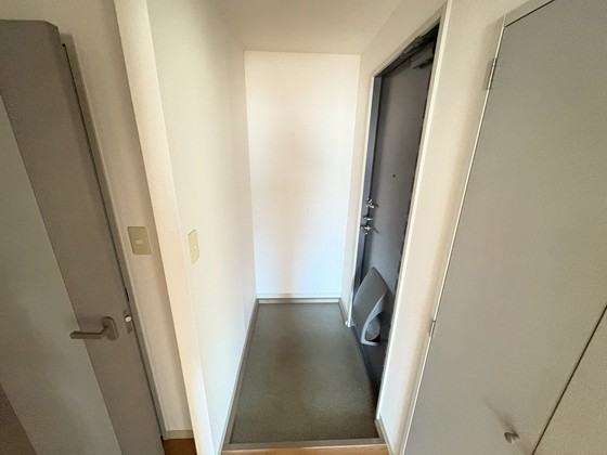 玄関　※別部屋の写真です