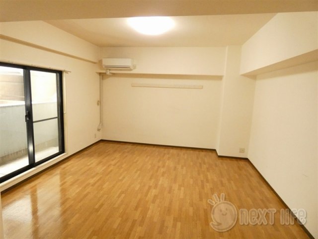 居室・リビング　IWASAKI BLDG