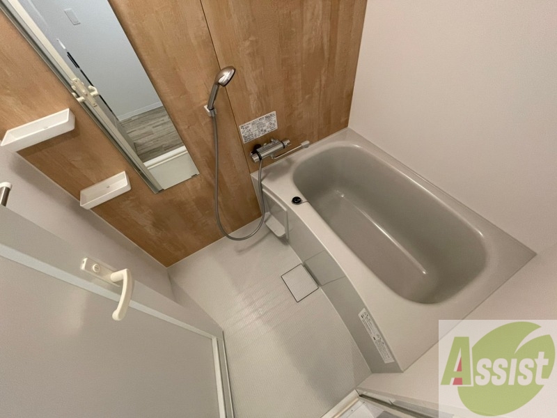 バス・シャワールーム　お風呂になります。一日の疲れを癒してくださいね。