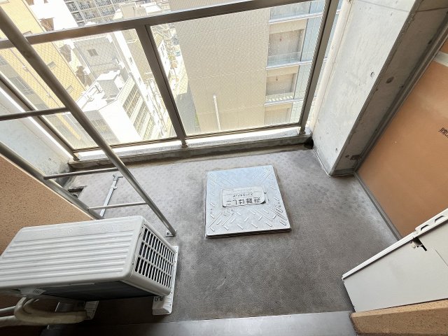 バルコニー　外からの目が気にならないバルコニーで洗濯物が干せます