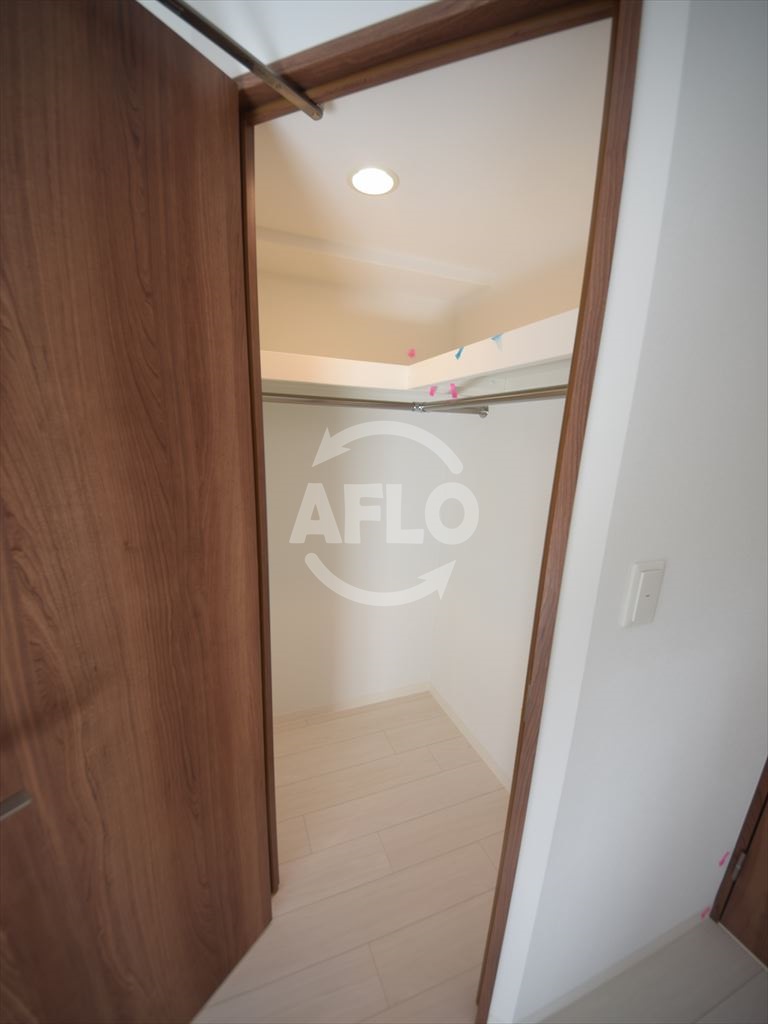 収納　エスリード心斎橋ラグジェ　ウォークインクローゼット