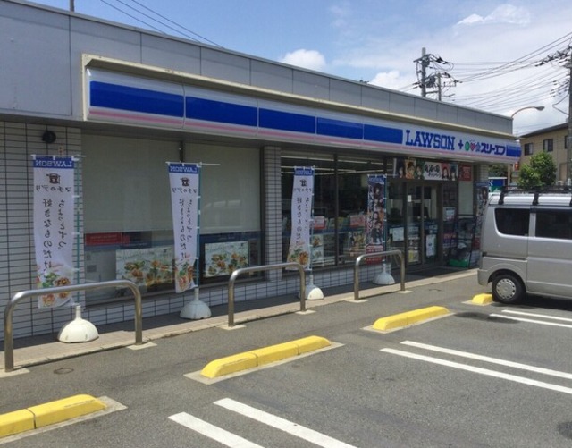 コンビニ　ローソン・スリーエフ藤沢羽鳥中学校前店（コンビニ）まで525m