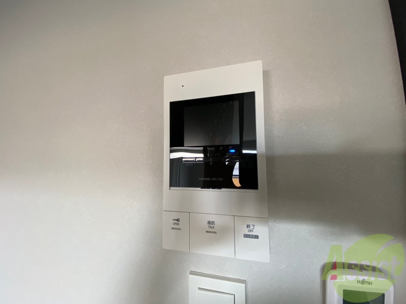 セキュリティ　ＴＶモニター付インターホンです。来客者の顔が見えるので安心！