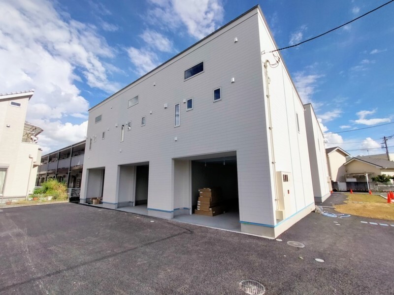 建物外観　☆白基調のかわいらしい外観☆