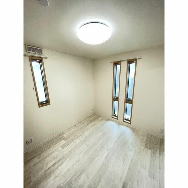 その他部屋・スペース　使い勝手のいい寝室です