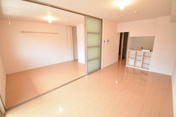 居室・リビング　※同物件別室※