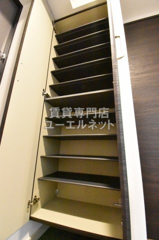収納　シューズボックス