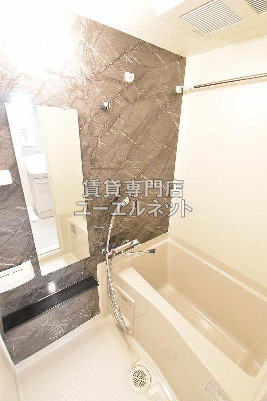 バス・シャワールーム　バスルーム