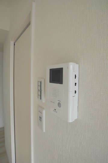 セキュリティ　☆安心のモニター付きインターホン付き☆