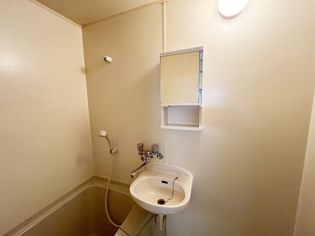 洗面設備　同物件別部屋写真