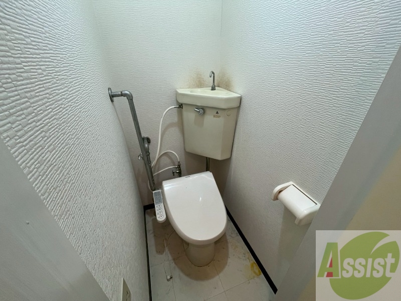 トイレ　こちらはトイレです。清潔感があり、安心して使用できます。