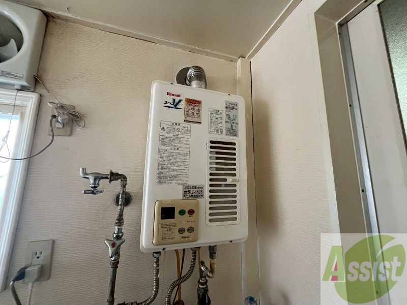 その他設備　給湯器は簡単操作で温度調整ができますよ。