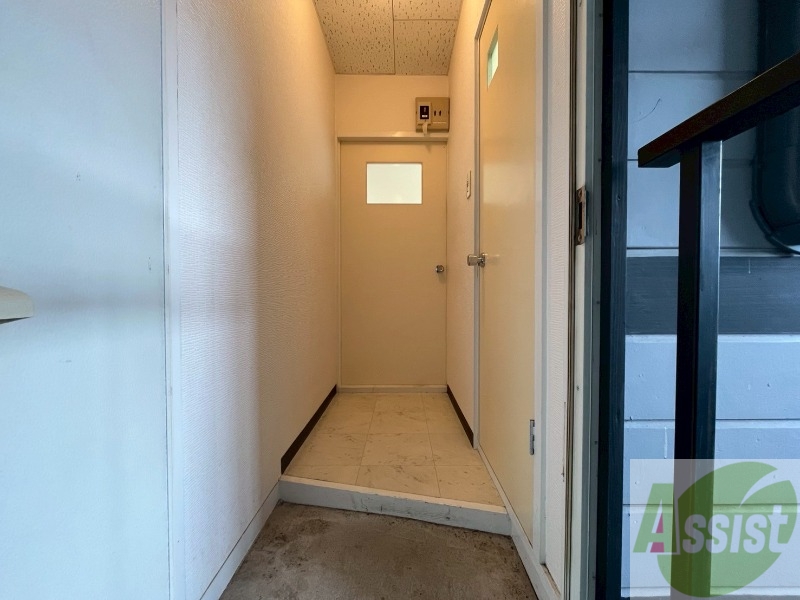 玄関　玄関の様子です。明るい印象ですね。気分もあがりそう。