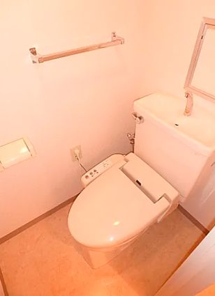 トイレ　コンパクトで使いやすいトイレです