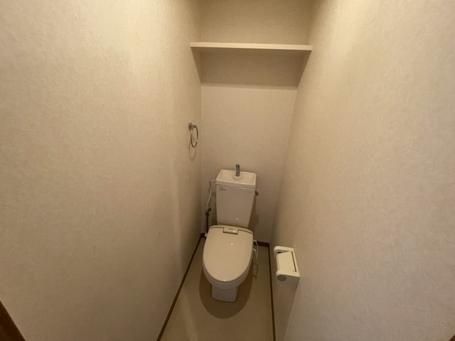 トイレ　別号室の写真です