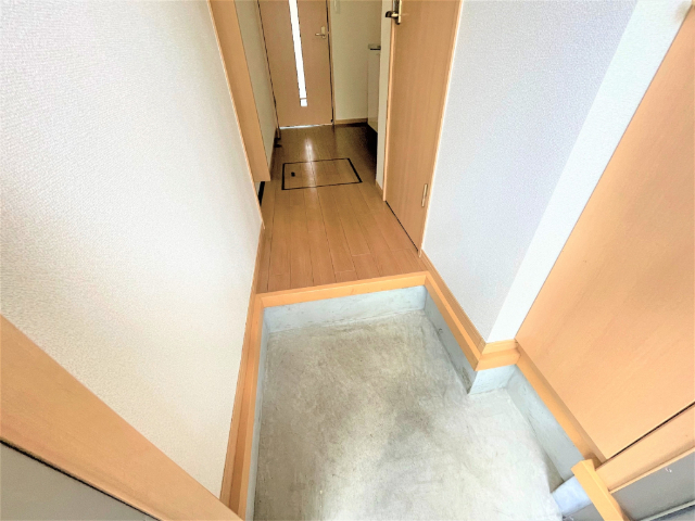玄関　※室内写真は別室サンプル写真。