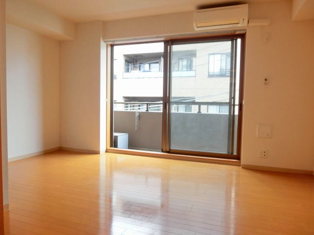 その他部屋・スペース　エアコン1台完備