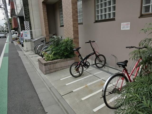 その他共有部分　駐輪場完備