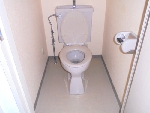 トイレ　トイレ　※同タイプ別部屋2025.12撮影