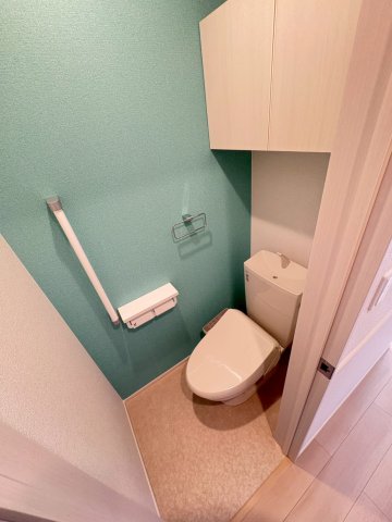 トイレ　※同タイプ写真になります