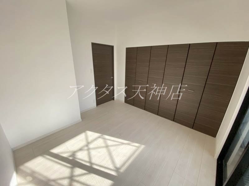 その他部屋・スペース　陽当りが良好♪ワイドなクローゼツトです。