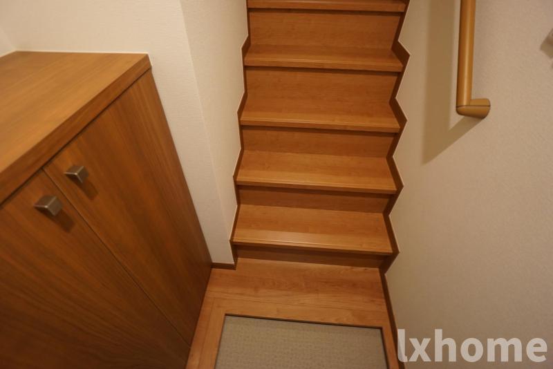 玄関　収納もある玄関です