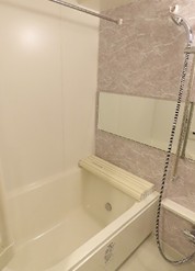 バス・シャワールーム　ゆったり過ごせるお風呂です