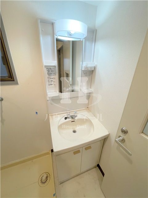 洗面設備　独立洗面化粧台付き