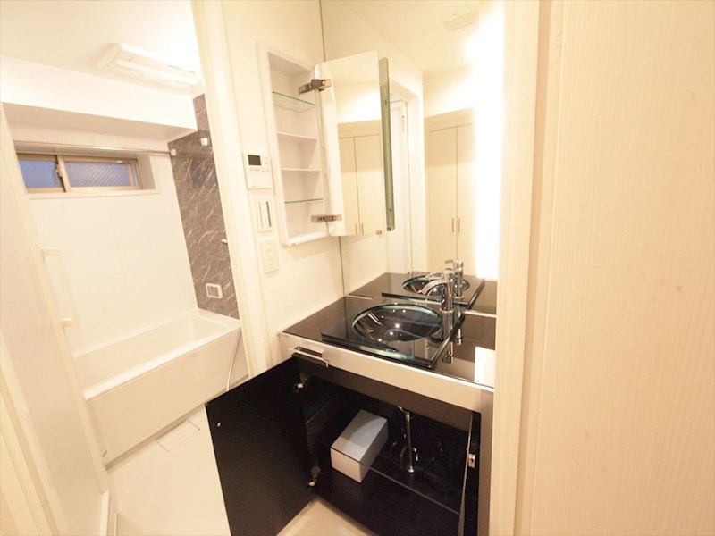 洗面設備　脱衣所　オシャレな独立洗面台