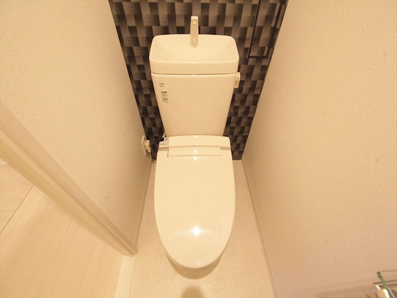 トイレ　温水洗浄暖房便座付トイレ