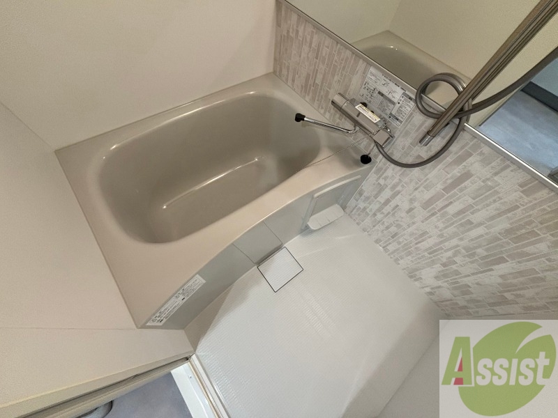 バス・シャワールーム　お風呂になります。一日の疲れを癒してくださいね！