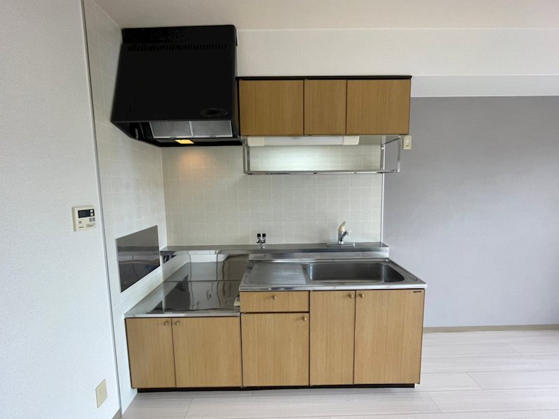 キッチン　キッチンはガスコンロを設置して頂く必要あり